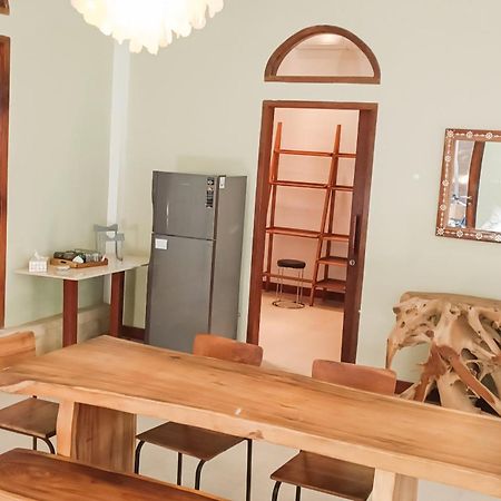Soraya Yoga Wellness Center Hotel Gili Trawangan Room photo